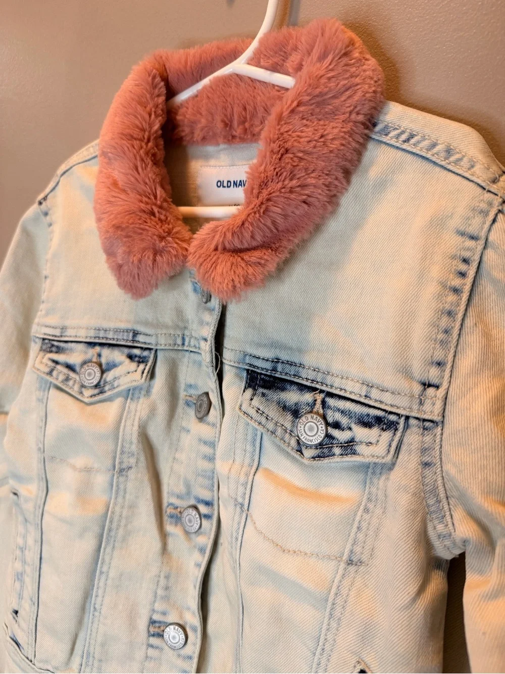 Old Navy Girls Light Wash Denim Jacket with Faux Fur Collar - Used - Medium